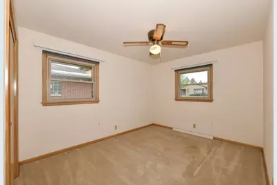 1631 W Bottsford Ave, Milwaukee, WI 53221 - Photo 17