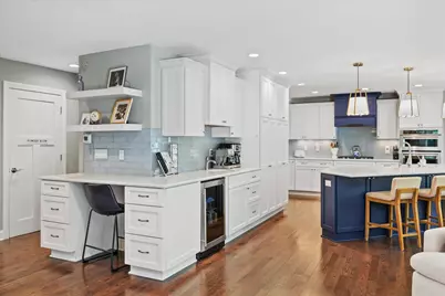 8414 W Poplar Dr, Mequon, WI 53097 - Photo 7