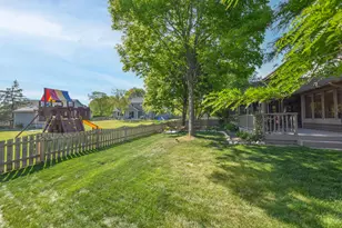 W171N4991 Greenview Ave, Menomonee Falls, WI 53051 - Photo 39