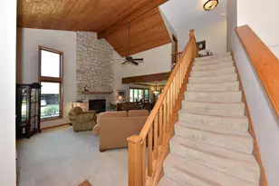 W171N4991 Greenview Ave, Menomonee Falls, WI 53051 - Photo 5