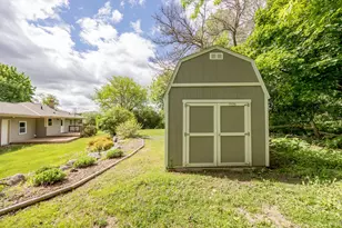 1401 S Westbrooke Parkway, New Berlin, WI 53146 - Photo 5