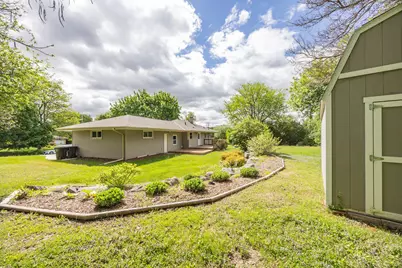 1401 S Westbrooke Pkwy, New Berlin, WI 53146 - Photo 23