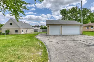 4325 W Grange Ave, Greenfield, WI 53220 - Photo 21