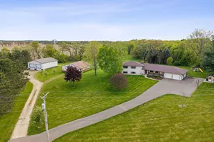 4613 W Rutland Rd, Rutland, WI 53521 - Photo 7
