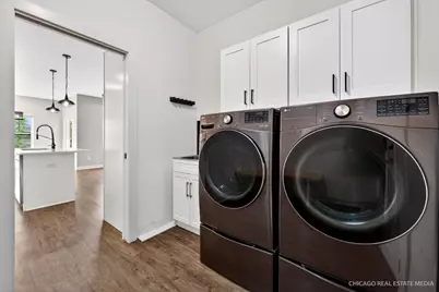 9827 W Dakota St, West Allis, WI 53227 - Photo 15