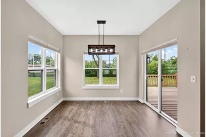 9827 W Dakota St, West Allis, WI 53227 - Photo 7