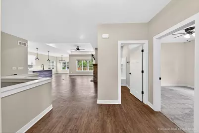 9827 W Dakota St, West Allis, WI 53227 - Photo 9