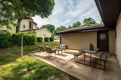 1704  Mohawk Ln, Waukesha, WI 53186 - Photo 19