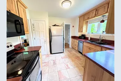 1881  Sherwood Dr, Beloit, WI 53511 - Photo 9
