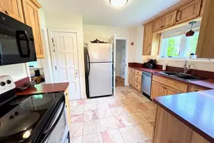 1881 Sherwood Dr, Beloit, WI 53511 - Photo 9