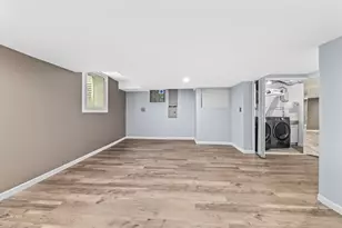6909 N Belmont Ln, Fox Point, WI 53217 - Photo 35