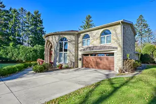 6909 N Belmont Ln, Fox Point, WI 53217 - Photo 37
