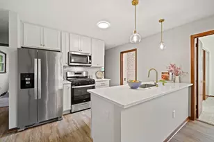 726 Royal Park Rd, Racine, WI 53402 - Photo 5