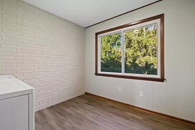 726  Royal Park Rd, Racine, WI 53402 - Photo 9