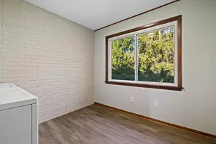 726 Royal Park Rd, Racine, WI 53402 - Photo 9