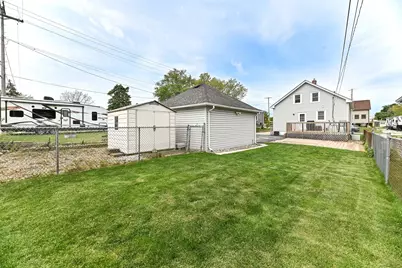 1251  Illinois St, Racine, WI 53405 - Photo 29