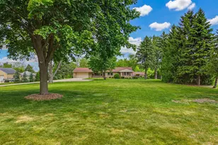 17000 W Observatory Rd, New Berlin, WI 53151 - Photo 25