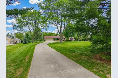 17000 W Observatory Rd, New Berlin, WI 53151 - Photo 3