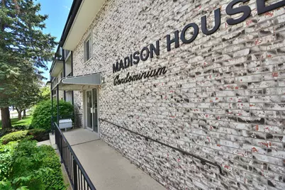 237  Madison St #52, Waukesha, WI 53188 - Photo 17