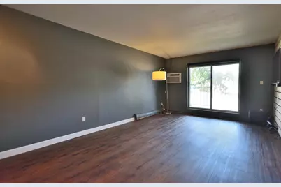 237  Madison St #52, Waukesha, WI 53188 - Photo 7
