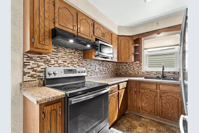 2332  37 St, Two Rivers, WI 54241 - Photo 9
