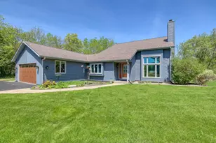 N2W31920 Twin Oaks Dr, Delafield, WI 53018 - Photo 1