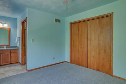 N2W31920  Twin Oaks Dr, Delafield, WI 53018 - Photo 35