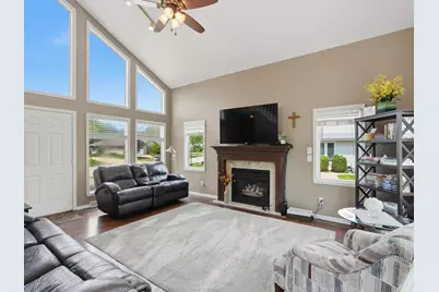2247  Patrick Ln, Waukesha, WI 53188 - Photo 3