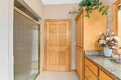 19250  Hayden Ct, Brookfield, WI 53045 - Photo 13