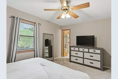 1600  Larkspur Ln, West Bend, WI 53090 - Photo 17