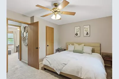 1600  Larkspur Ln, West Bend, WI 53090 - Photo 15