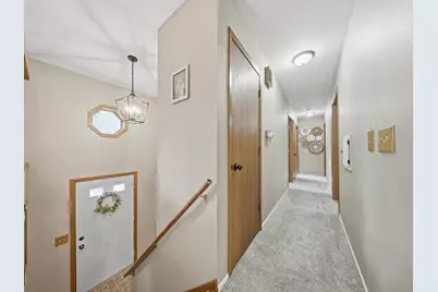 1600  Larkspur Ln, West Bend, WI 53090 - Photo 3