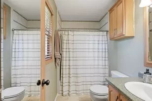 1600 Larkspur Ln, West Bend, WI 53090 - Photo 23