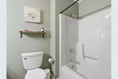 1600  Larkspur Ln, West Bend, WI 53090 - Photo 25
