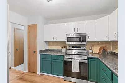 1600  Larkspur Ln, West Bend, WI 53090 - Photo 11