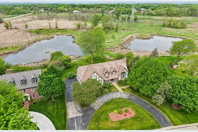 2385  Buckingham Pl, Brookfield, WI 53045 - Photo 77