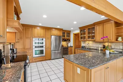 2385  Buckingham Pl, Brookfield, WI 53045 - Photo 17