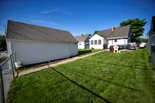 2561 S 70th St, Milwaukee, WI 53219 - Photo 19