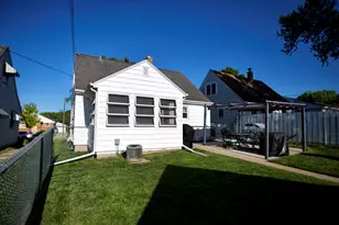 2561 S 70th St, Milwaukee, WI 53219 - Photo 17
