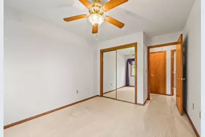6906  Dale Dr #21, Racine, WI 53402 - Photo 17