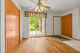 6906 Dale Dr, Racine, WI 53402 - Photo 7