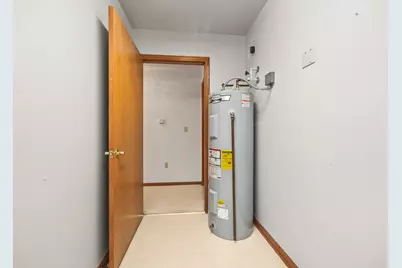 6906  Dale Dr #21, Racine, WI 53402 - Photo 19