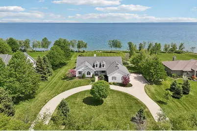 4635 S 10th St, Manitowoc, WI 54220 - Photo 3