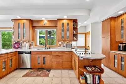 12302 N Madero Dr, Mequon, WI 53092 - Photo 17