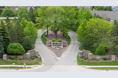 7519 W Mallory Way, Franklin, WI 53132 - Photo 13