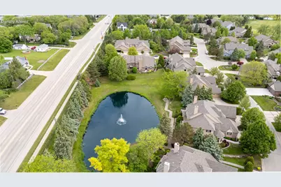 7519 W Mallory Way, Franklin, WI 53132 - Photo 5