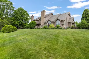 7519 W Mallory Way, Franklin, WI 53132 - Photo 11