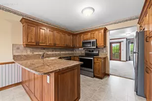 7519 W Mallory Way, Franklin, WI 53132 - Photo 19