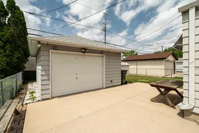 1479 S 93rd St, West Allis, WI 53214 - Photo 5