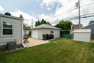 1479 S 93rd St, West Allis, WI 53214 - Photo 37